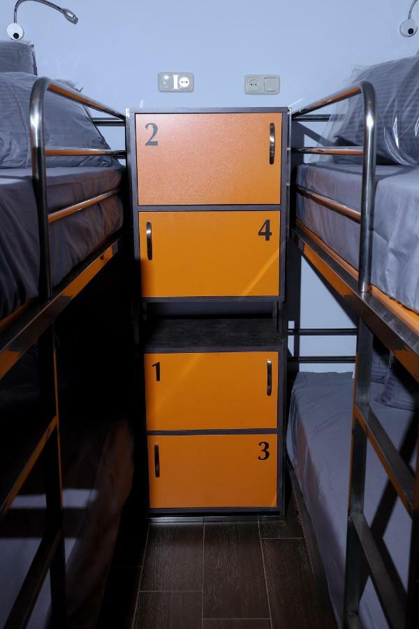 Crazy Hostel Єреван Екстер'єр фото